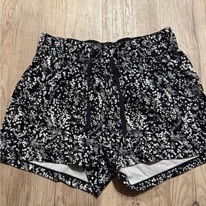 Lululemon Black and White Women's Shorts